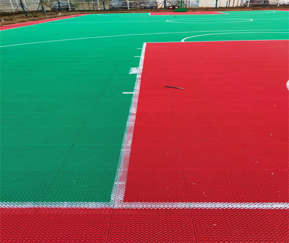 醫(yī)衛(wèi)職院懸浮拼格藍(lán)球場(chǎng) 醫(yī)衛(wèi)職院懸浮拼格藍(lán)球場(chǎng)